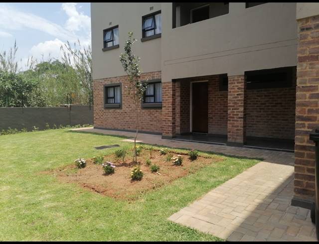 2 BEDROOM FLAT FOR SALE IN KENLEAF